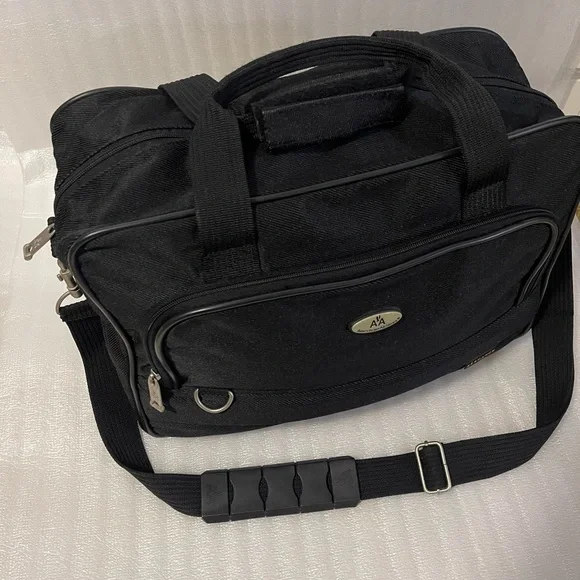 Black American Airlines Elegance Collection Travel Tote Bag - Picture 5 of 16